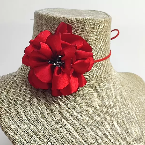 Choker Detalles En Flor Roja