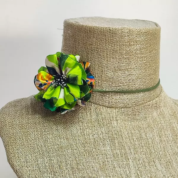 Choker Detalles En Flor Verde